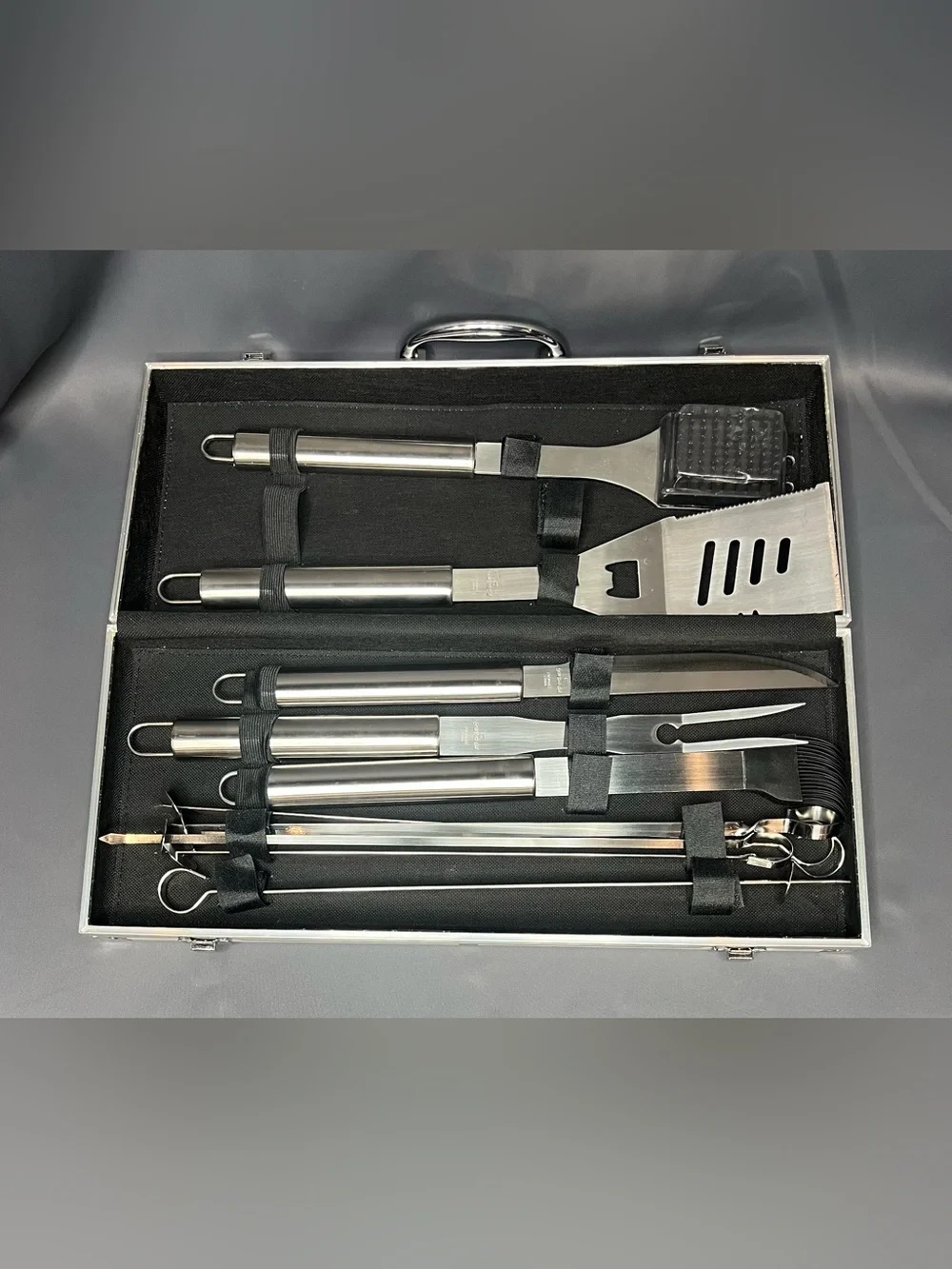 Kitchen/Grill Utensil Set /w Case.